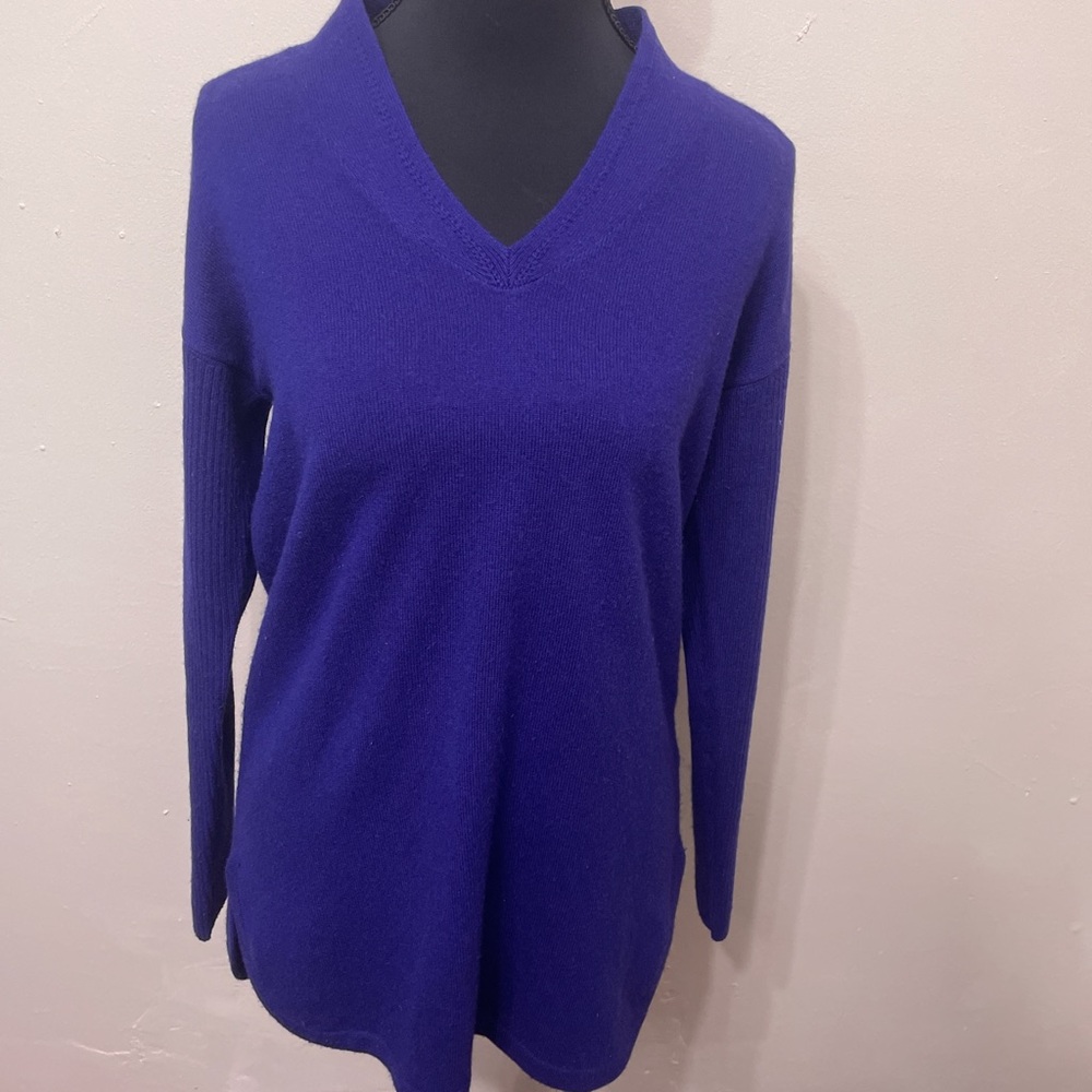 Lands' End Women's V-Neck Sweater in Rich Indigo | 100% CASHMERE